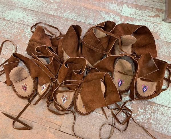 Adult Elk Tan Scout Wrap Around Moccasin – Bill Worb Furs