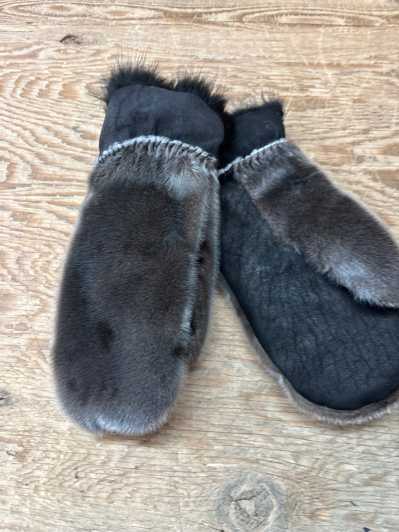 ONE OF A KIND - men’s seal mitts