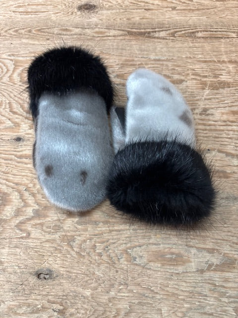 Handmade seal mitts - Bill Worb Furs