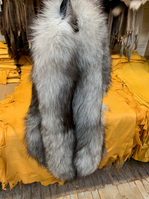 Light coloured silver fox tail ruffs - Bill Worb Furs