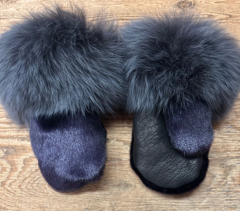 Purple sealskin mitts - Bill Worb Furs