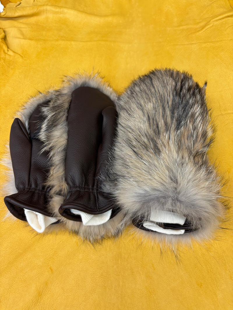 Men’s Coyote fur mitts - Bill Worb Furs