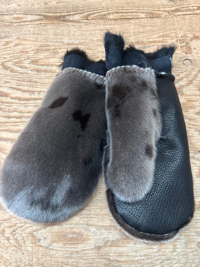 Men’s seal skin mitts - Bill Worb Furs