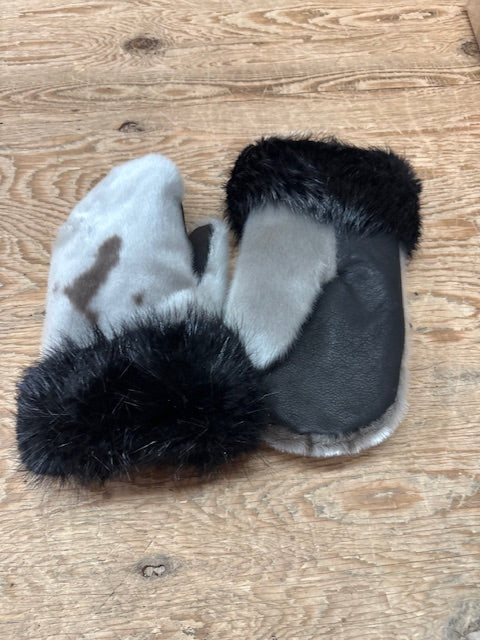 Handmade seal mitts - Bill Worb Furs