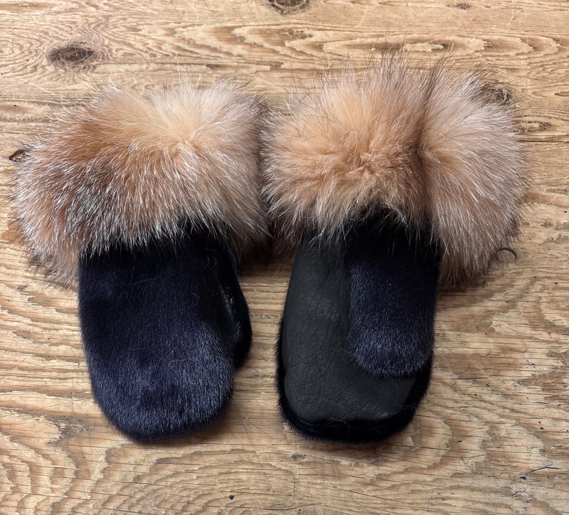 Purple sealskin mitts - Bill Worb furs