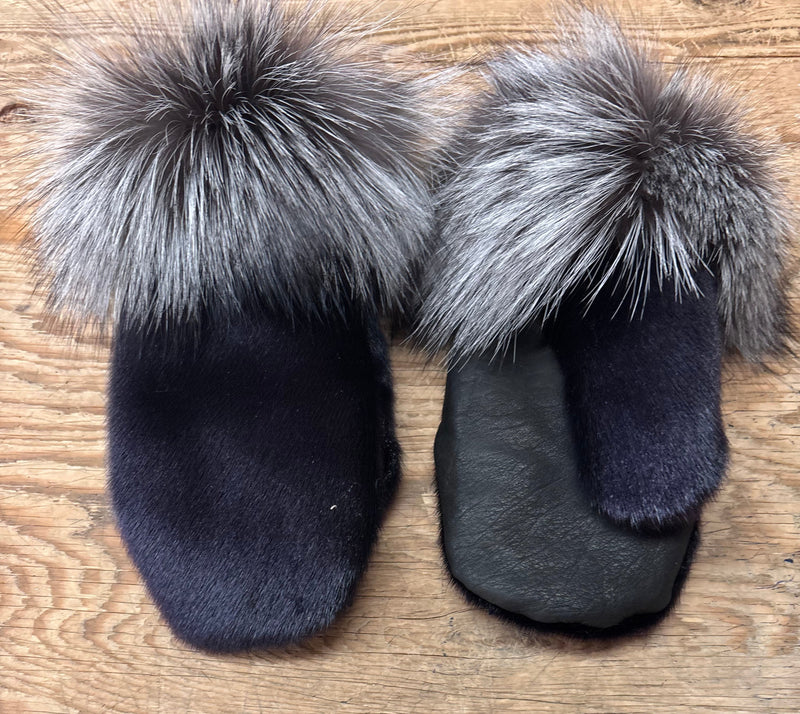 Purple sealskin mitts - Bill Worb Furs