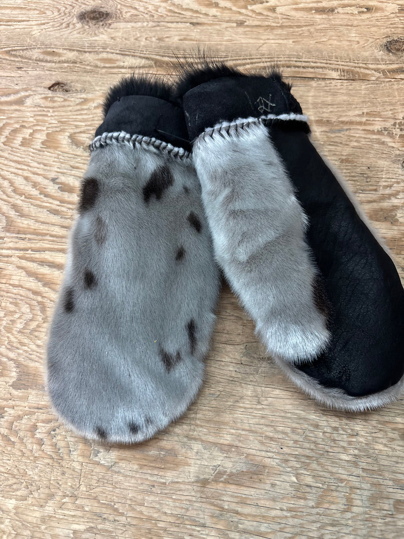 Men’s seal skin mitts - Bill Worb Furs
