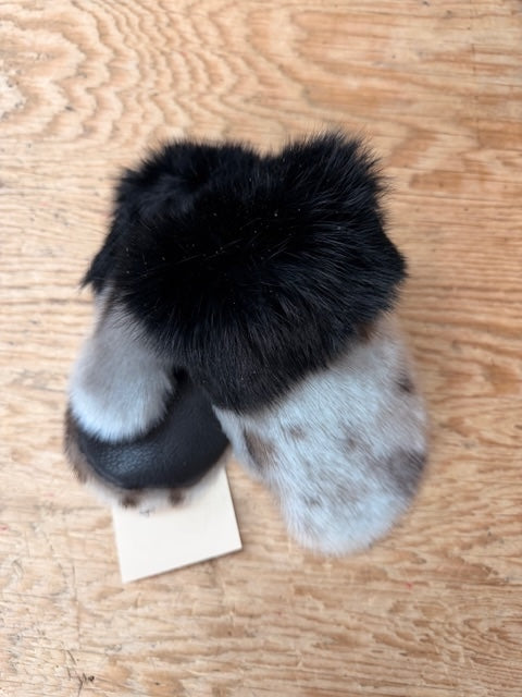ONE OF A KIND - kids seal mitts