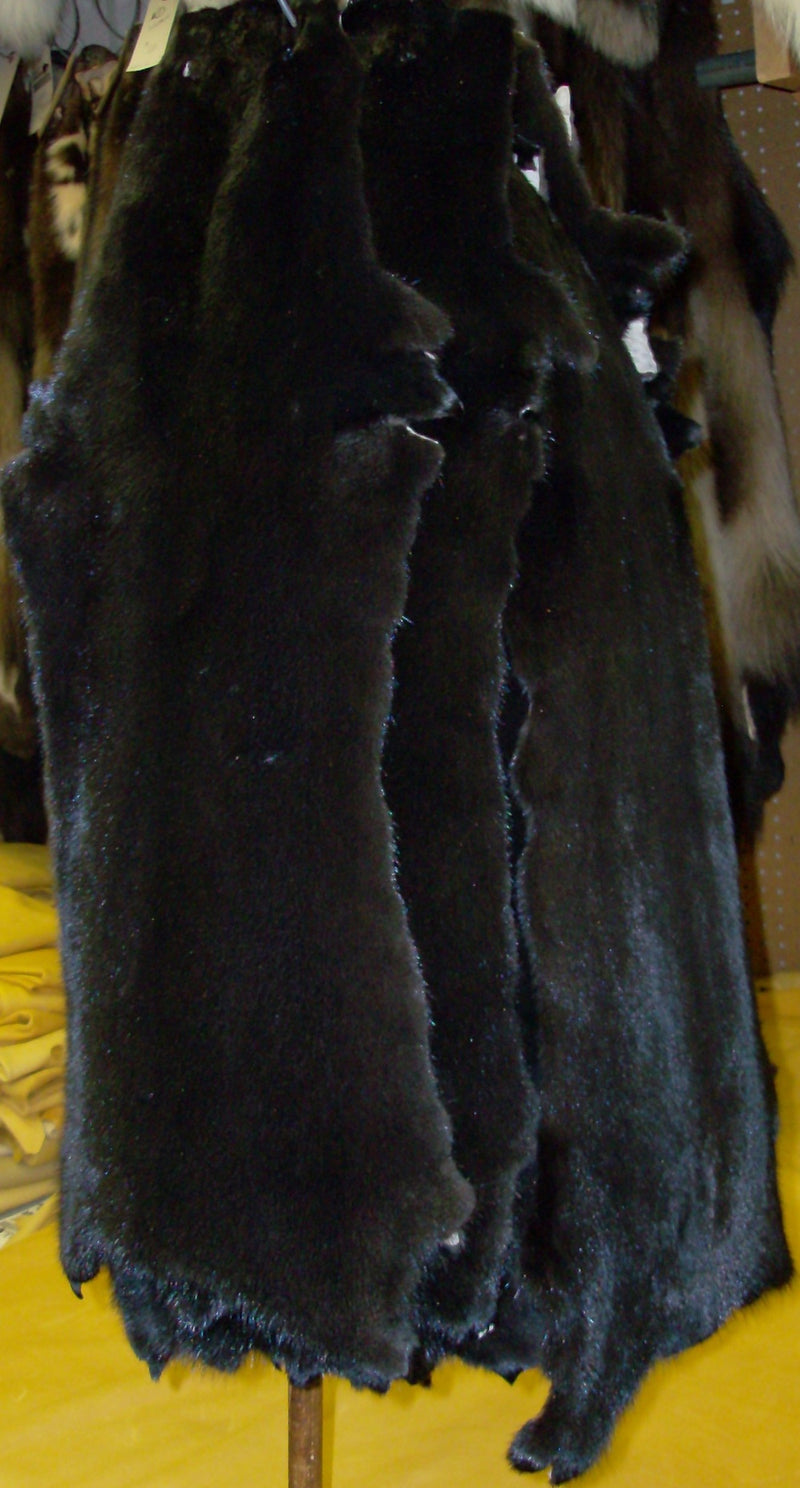 natural black ranch mink fur pelts